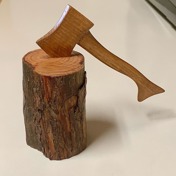 1940s Antique Hand Crafted Prisoner Made Axe Splitting Log Wooden Figurine - Picture 11 of 16